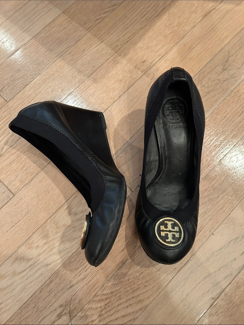 Tory Burch Caroline Black Leather heels Wedges shoes 7